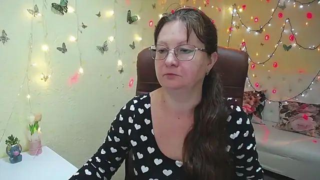 VanessaHotts online show from 27, 3, 2026