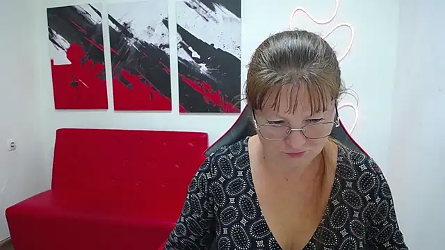 VanessaHotts online show from 8, 7, 2026
