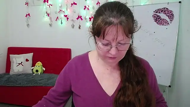 VanessaHotts online show from 15, 4, 2026