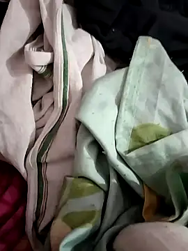 Snapshot of Sanny212 chatting on 12, 12, 2024 Sanny212 online show from 12, 12, 2024