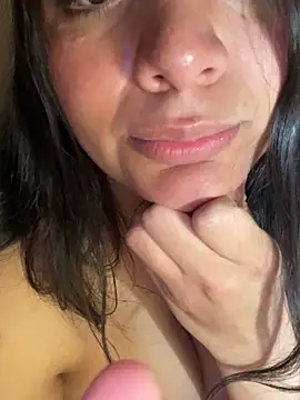 Snapshot of BustiBunny69 chatting on 27, 2, 2025 BustiBunny69 online show from 27, 2, 2025