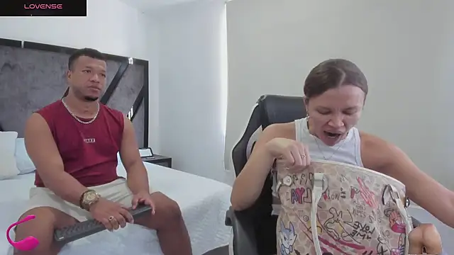 AnnieAndStefan online show from 17, 11, 2025