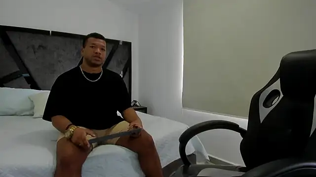 AnnieAndStefan online show from 25, 11, 2025