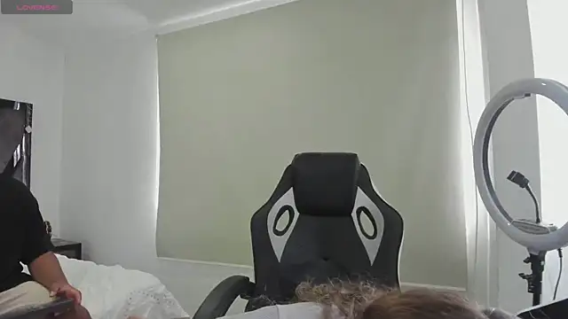 AnnieAndStefan online show from 11, 4, 2026