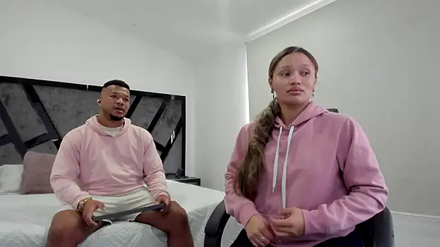 AnnieAndStefan online show from 10, 10, 2025