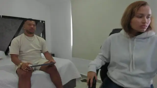 AnnieAndStefan online show from 5, 3, 2026