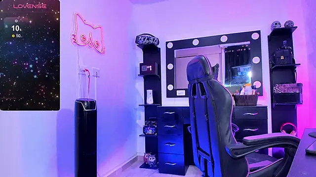 miss kitty online show from 15, 10, 2025