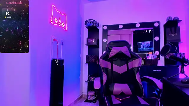 miss kitty online show from 13, 3, 2026