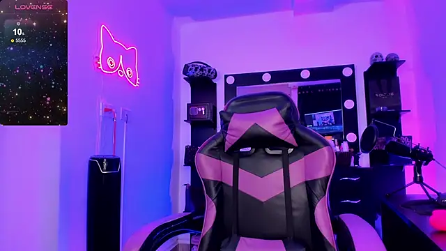 miss kitty online show from 1, 4, 2026