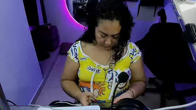 AliceFox Milf online show from 14, 3, 2026