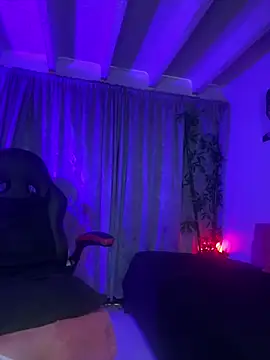 lonely shewolf online show from 25, 4, 2026