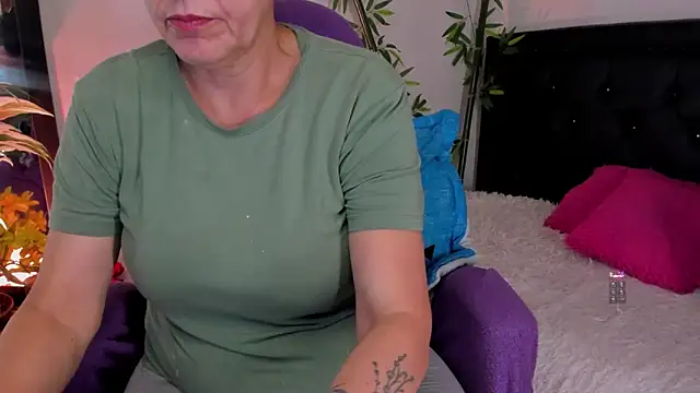 lonely shewolf online show from 12, 2, 2026