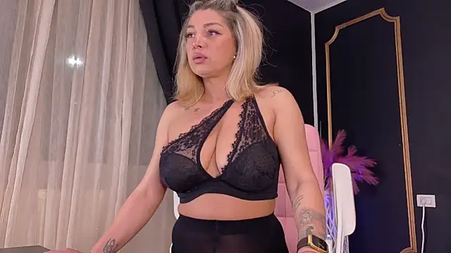 DeeaDiamondd online show from 2, 5, 2026