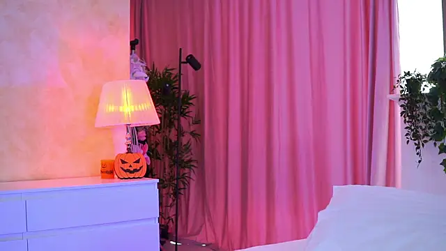 ArtTeasee online show from 7, 11, 2025