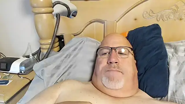 Bigbear0563 online show from 18, 4, 2026