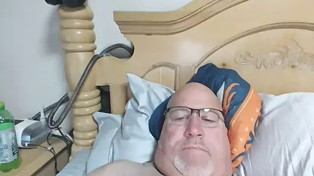 Snapshot of Bigbear0563 chatting on 4, 3, 2026 Bigbear0563 online show from 4, 3, 2026