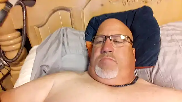 Snapshot of Bigbear0563 chatting on 10, 6, 2026 Bigbear0563 online show from 10, 6, 2026