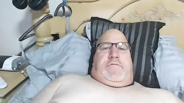 Snapshot of Bigbear0563 chatting on 19, 12, 2025 Bigbear0563 online show from 19, 12, 2025