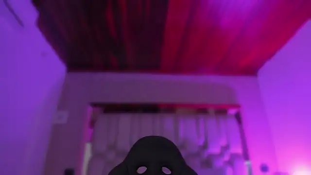 Emmily Savage online show from 14, 3, 2026