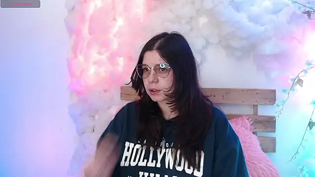 Mey moon online show from 5, 2, 2025