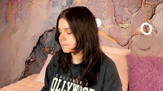 Mey moon online show from 10, 2, 2026