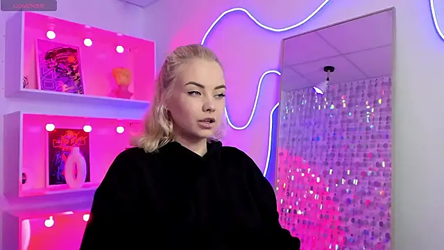 Snapshot of StephanieSweety chatting on 19, 6, 2026 StephanieSweety online show from 19, 6, 2026