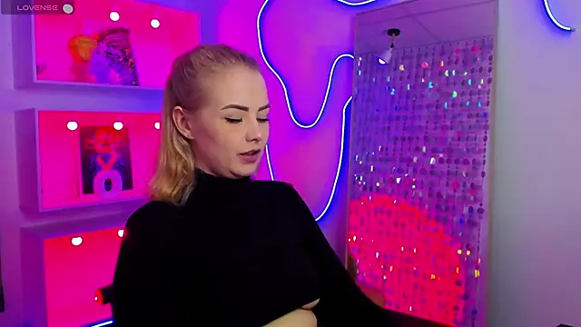 StephanieSweety online show from 18, 4, 2026