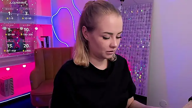 StephanieSweety online show from 10, 3, 2026