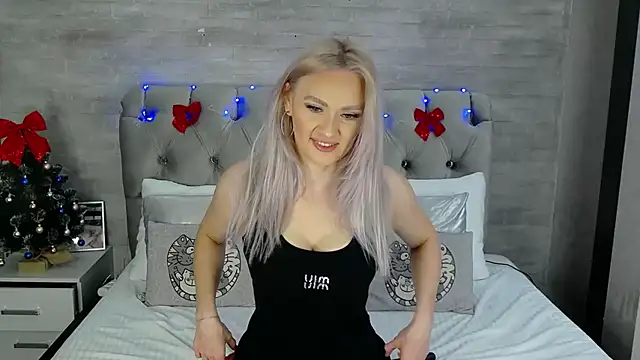 Snapshot of IsabellaDeRosa chatting on 15, 11, 2025 IsabellaDeRosa online show from 15, 11, 2025