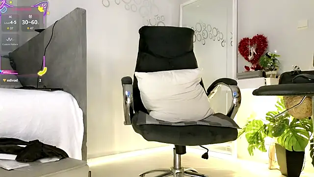 missmiamore online show from 9, 1, 2026