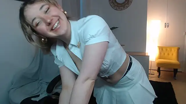 Crystal-dreamt online show from 7, 2, 2026