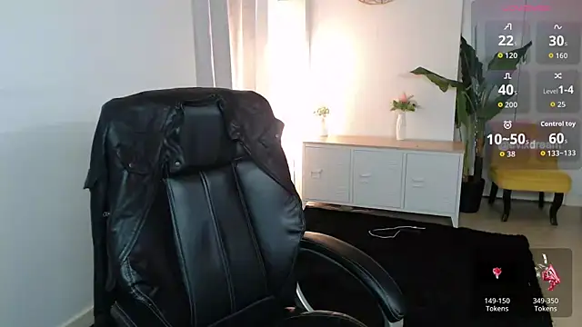 Crystal-dreamt online show from 13, 7, 2026