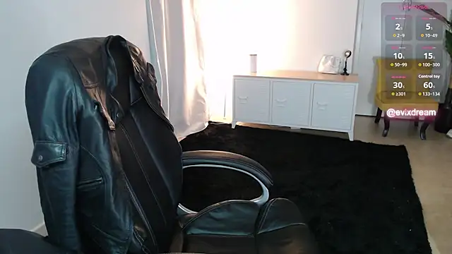 Crystal-dreamt online show from 15, 4, 2026