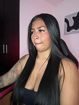 Snapshot of meganjames1 chatting on 11, 5, 2026 meganjames1 online show from 11, 5, 2026