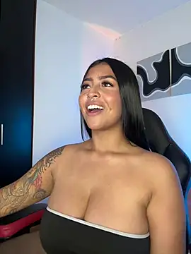Snapshot of meganjames1 chatting on 18, 6, 2026 meganjames1 online show from 18, 6, 2026