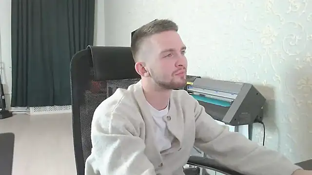 Snapshot of Marselle_Laker chatting on 14, 11, 2025 Marselle Laker online show from 14, 11, 2025