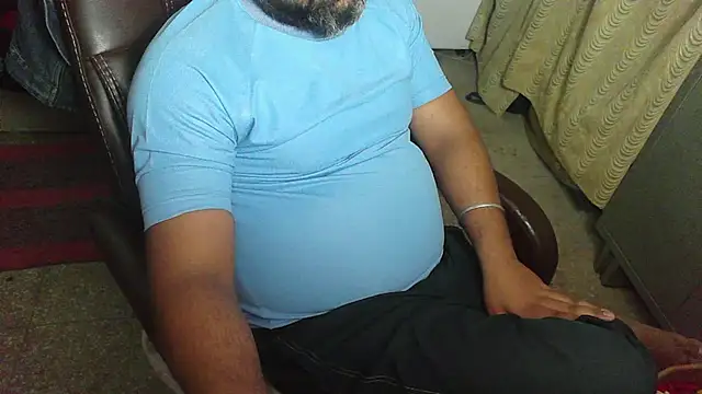 Snapshot of rentarob chatting on 27, 11, 2025 rentarob online show from 27, 11, 2025