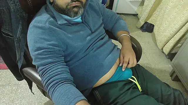 Snapshot of rentarob chatting on 24, 11, 2025 rentarob online show from 24, 11, 2025