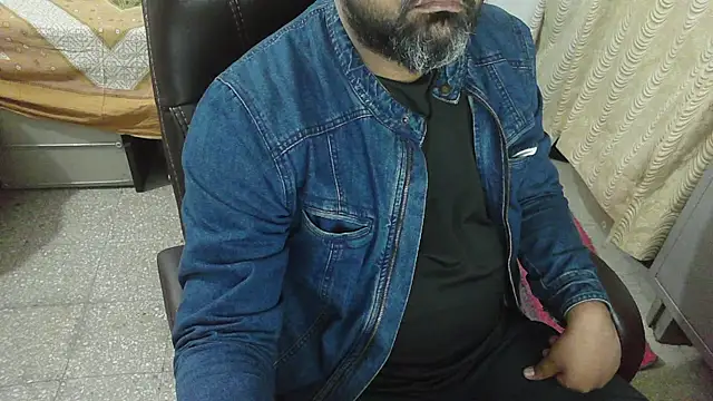 Snapshot of rentarob chatting on 30, 11, 2025 rentarob online show from 30, 11, 2025