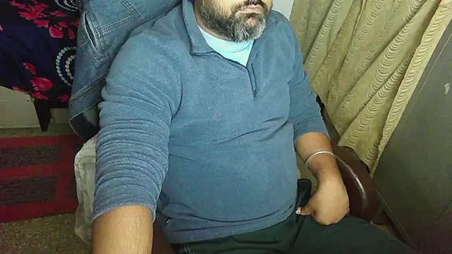 Snapshot of rentarob chatting on 25, 11, 2025 rentarob online show from 25, 11, 2025