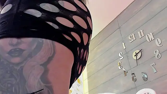 nicollette miller online show from 28, 1, 2025