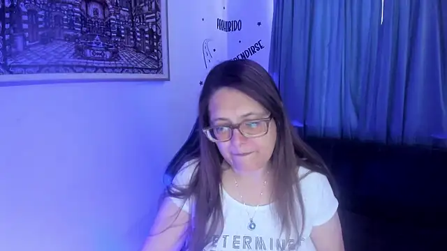 Snapshot of Ivette_Shaira chatting on 5, 7, 2026 Ivette Shaira online show from 5, 7, 2026