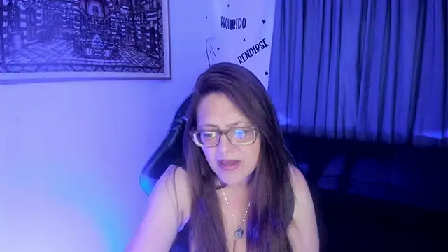 Snapshot of Ivette_Shaira chatting on 4, 6, 2026 Ivette Shaira online show from 4, 6, 2026