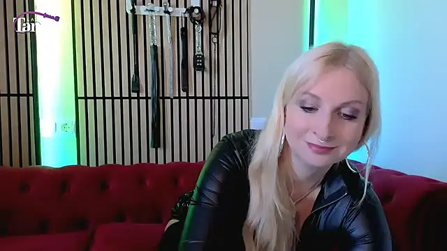 Snapshot of TARA-FUN chatting on 8, 7, 2026 TARA-FUN online show from 8, 7, 2026
