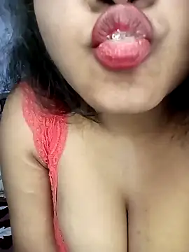 Hotlisa online show from 18, 2, 2025