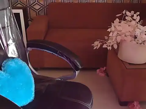 Snapshot of shivi_moto chatting on 10, 11, 2025 shivi moto online show from 10, 11, 2025