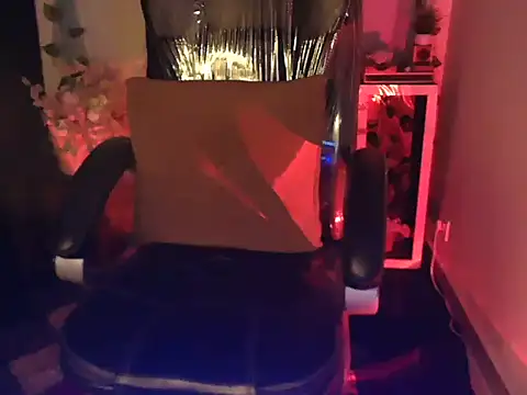 Snapshot of shivi_moto chatting on 5, 12, 2025 shivi moto online show from 5, 12, 2025