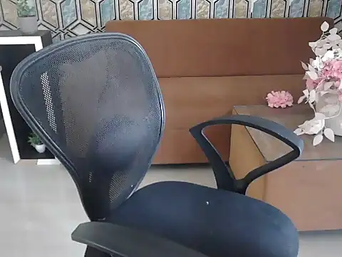 Snapshot of shivi_moto chatting on 16, 9, 2025 shivi moto online show from 16, 9, 2025