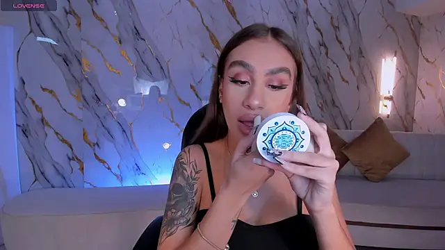 DannaCruz online show from 14, 11, 2025