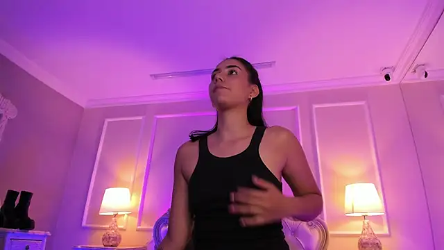 LucianaCarter online show from 18, 10, 2025